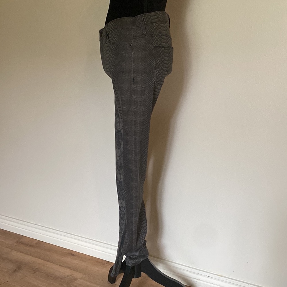 Hudson Jeans Nico Super Skinny Mid-Rise Snakeskin Print Jeans - Picture 4 of 16